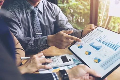 Bagaimana Klinik Mengelola Dokumen Persetujuan Pasien dalam Sistem Digital?