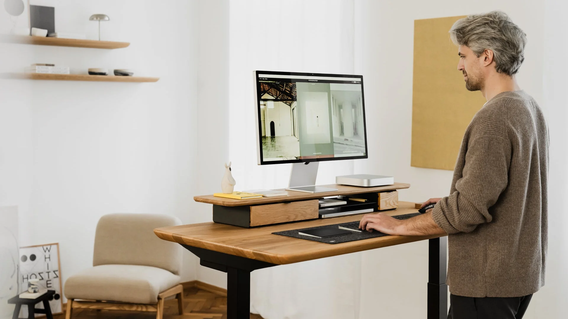 Apakah Standing Desk Lebih Sehat daripada Duduk?
