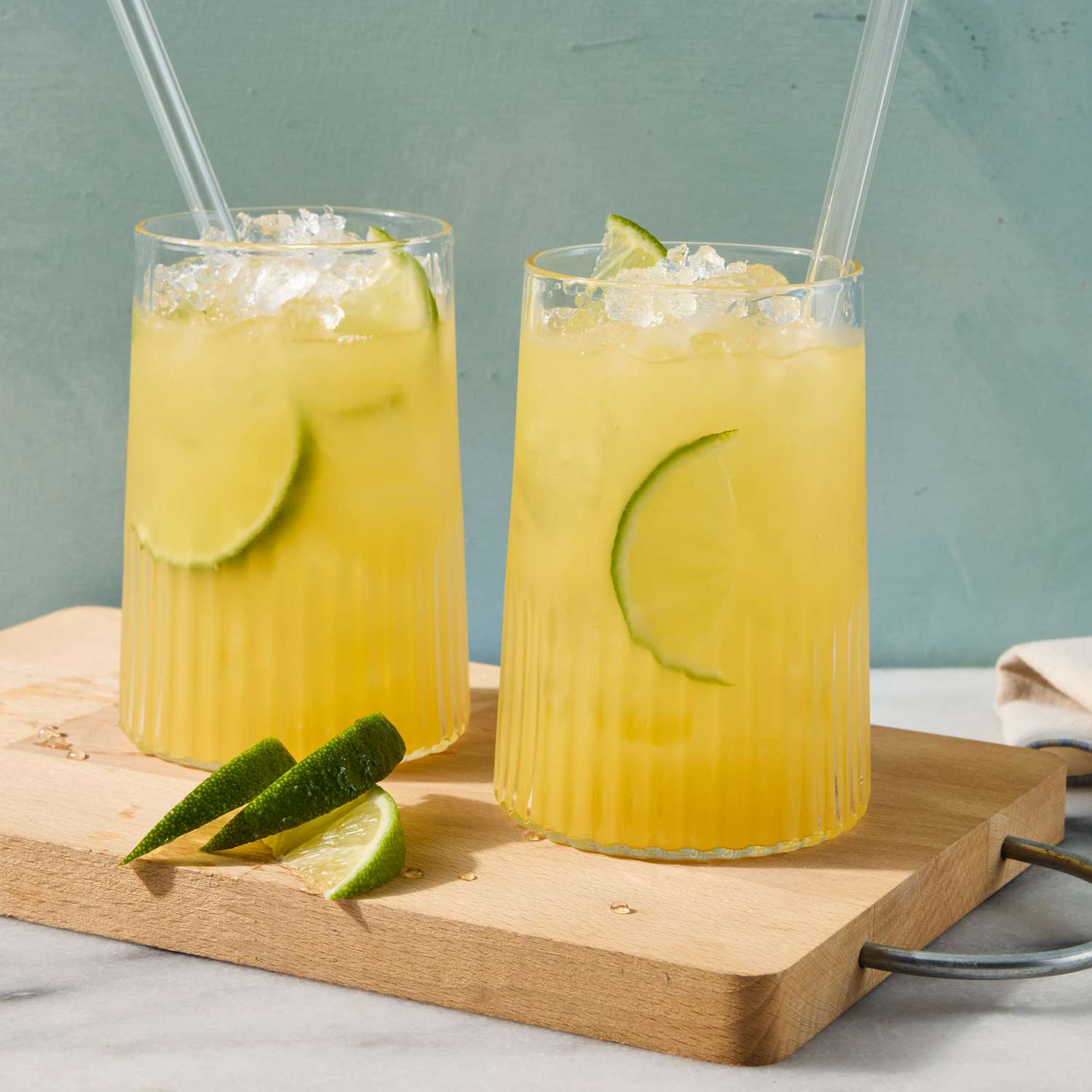 Minum Electrolyte Drink Setiap Hari, Perlukah?