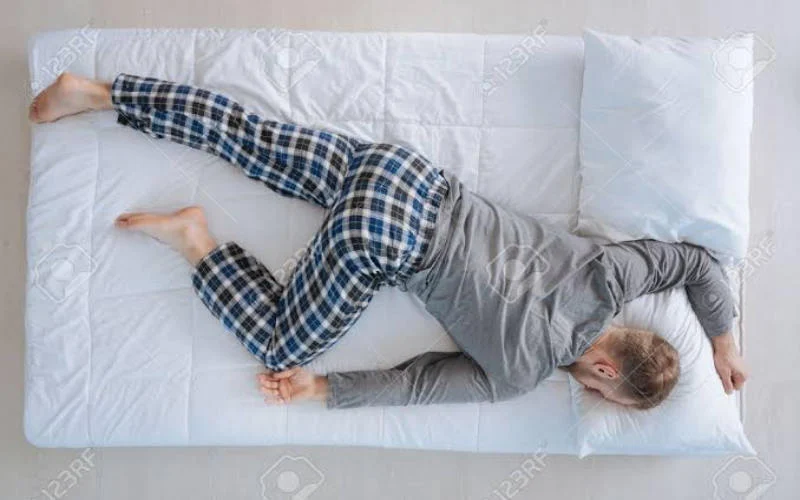 Suka Tidur Tengkurap? Ini Pengaruhnya terhadap Leher dan Punggung