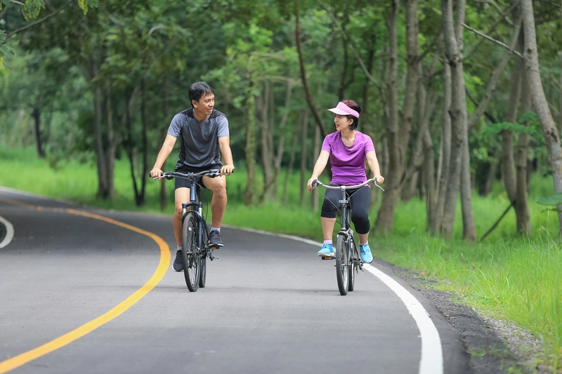 Mau Gowes Pagi Saat Kabut Asap? Kenali Risikonya Sebelum Berangkat