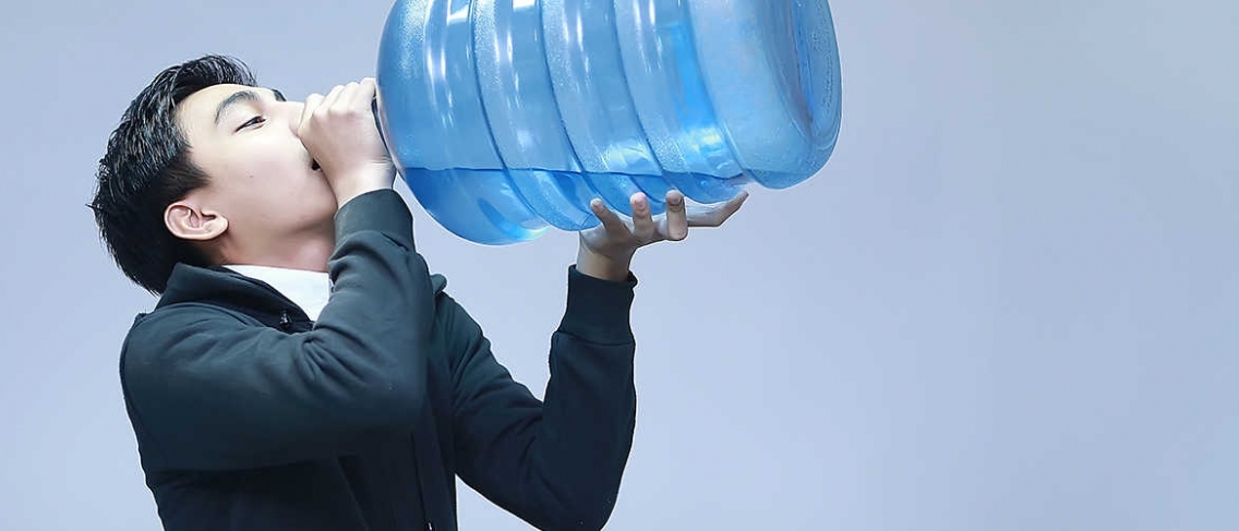 Sudah Minum Banyak Tapi Tetap Lemas Saat Panas dan Kabut Asap, Kenapa?