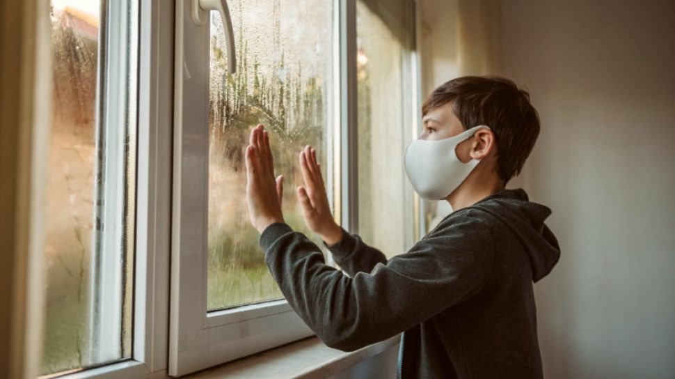 Menutup Jendela Saat Kabut Asap Tapi Rumah Makin Panas, Apa Solusinya?