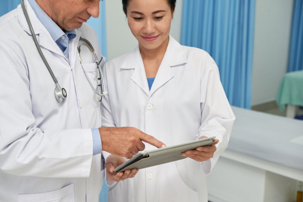 Bagaimana RME Membantu Dokter Melihat Riwayat Pasien dengan Lebih Mudah?
