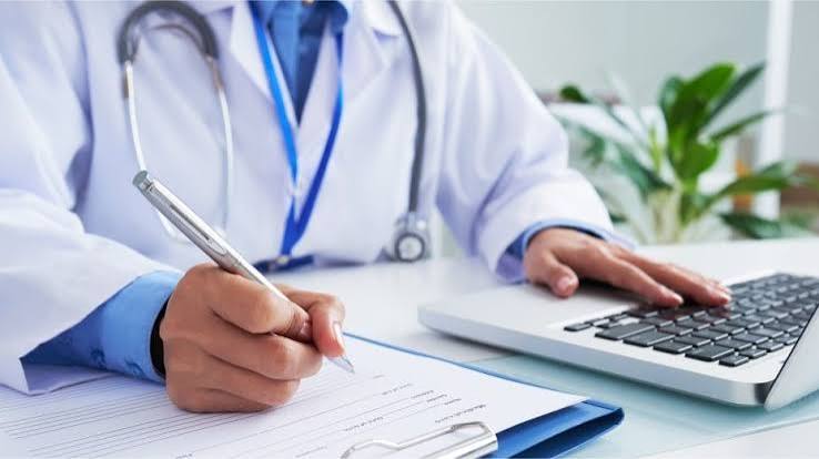 Apakah RME Bisa Membantu Dokter Menghemat Waktu Saat Menulis Catatan?